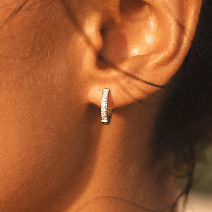 Pendientes pequeños de aro de oro