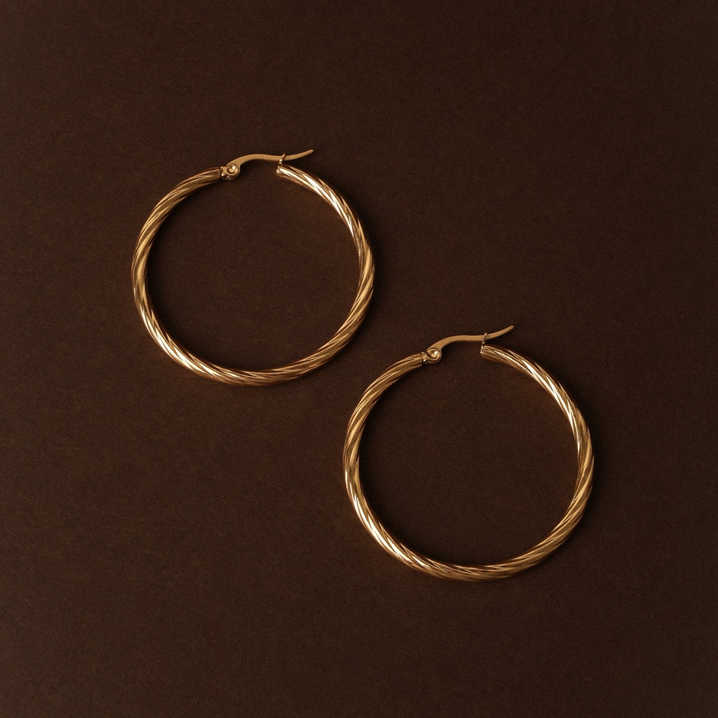 Aretes atrevidos trenzados