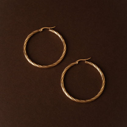 Aretes atrevidos trenzados