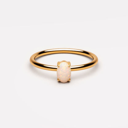 Anillo de ópalo ovalado