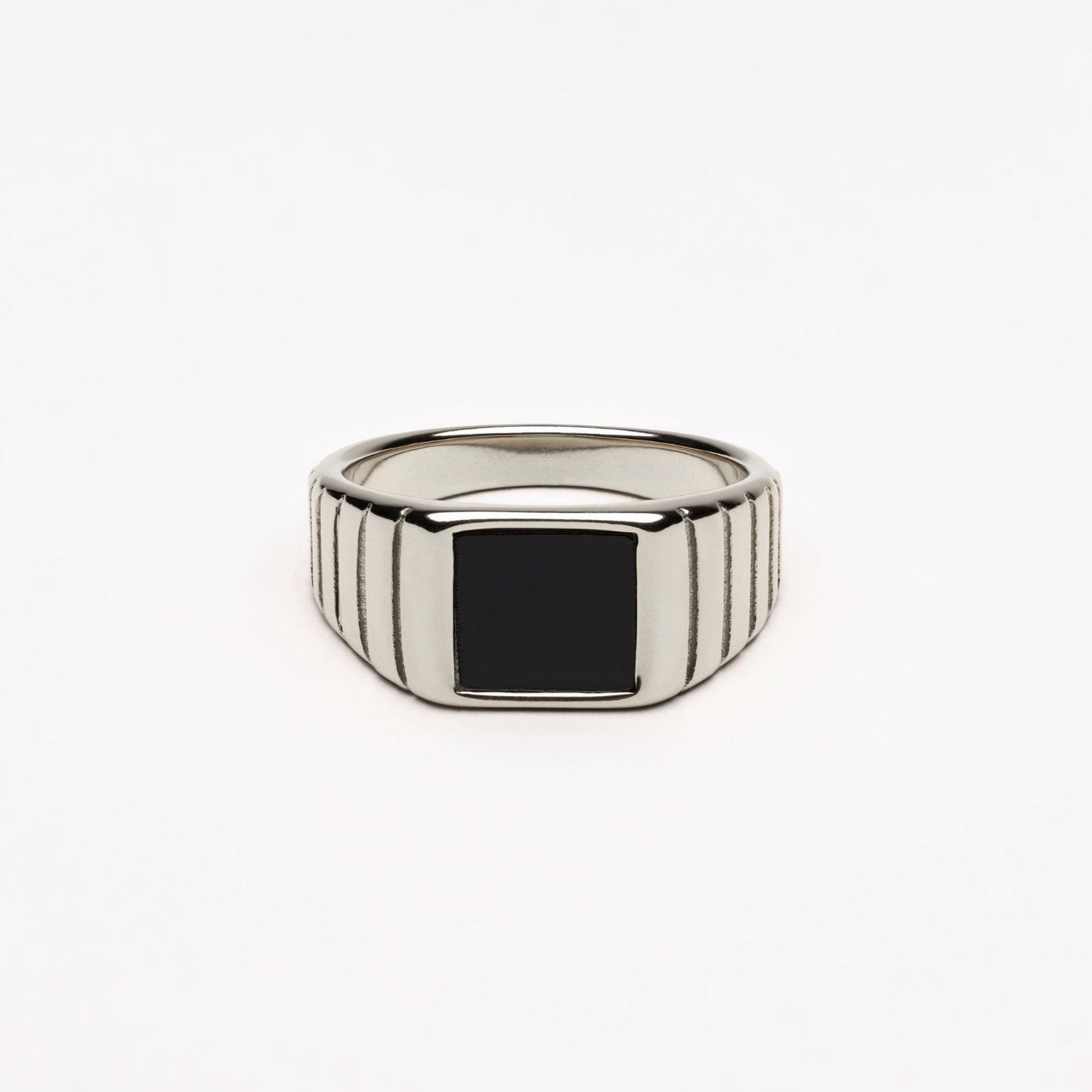 Anillo de ónix "Kaya"